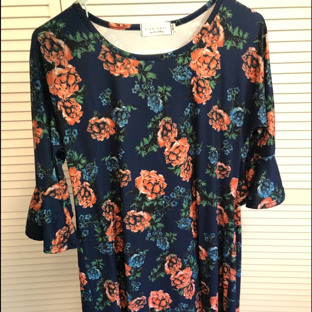 SOLD Flowy floral dress